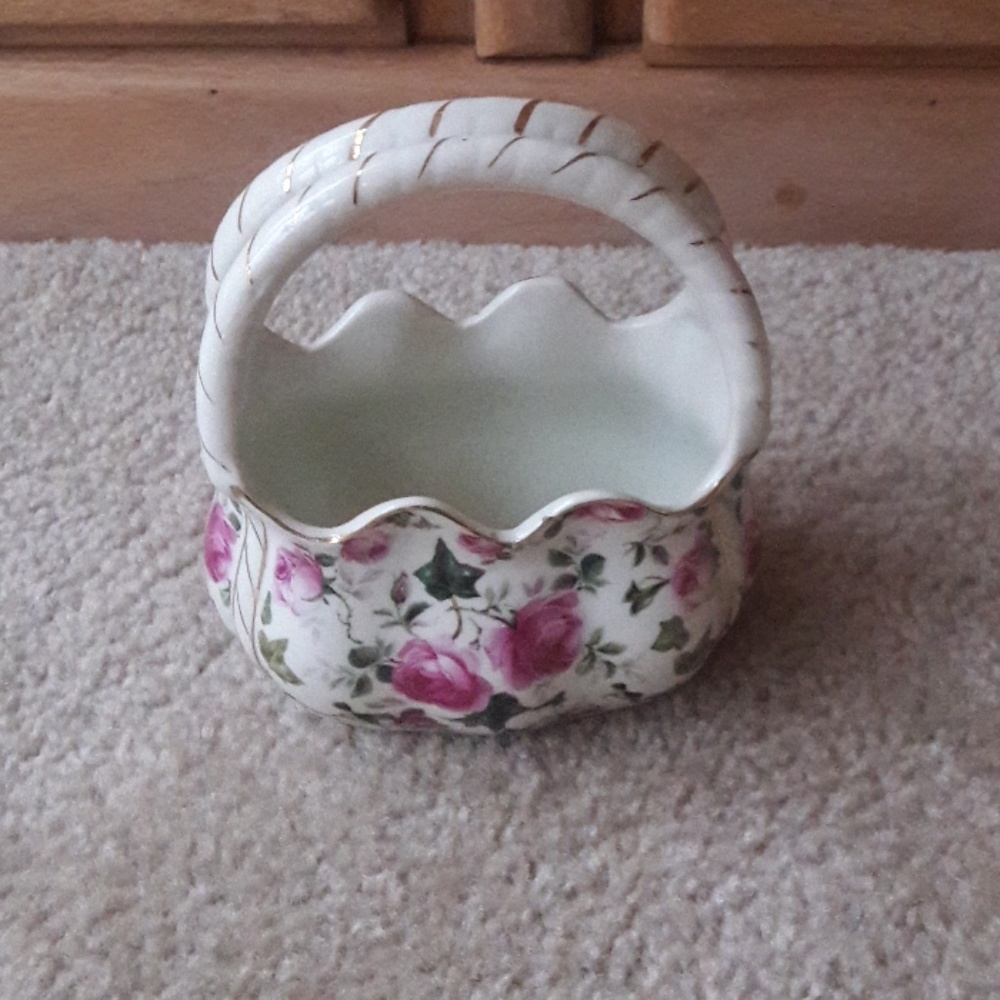 Flower ceramic basket